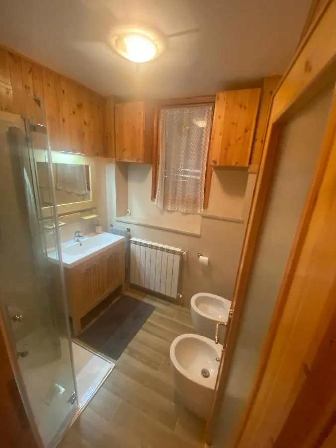 Appartamento Piano Terra In Centro Paese. Carona  Apartment